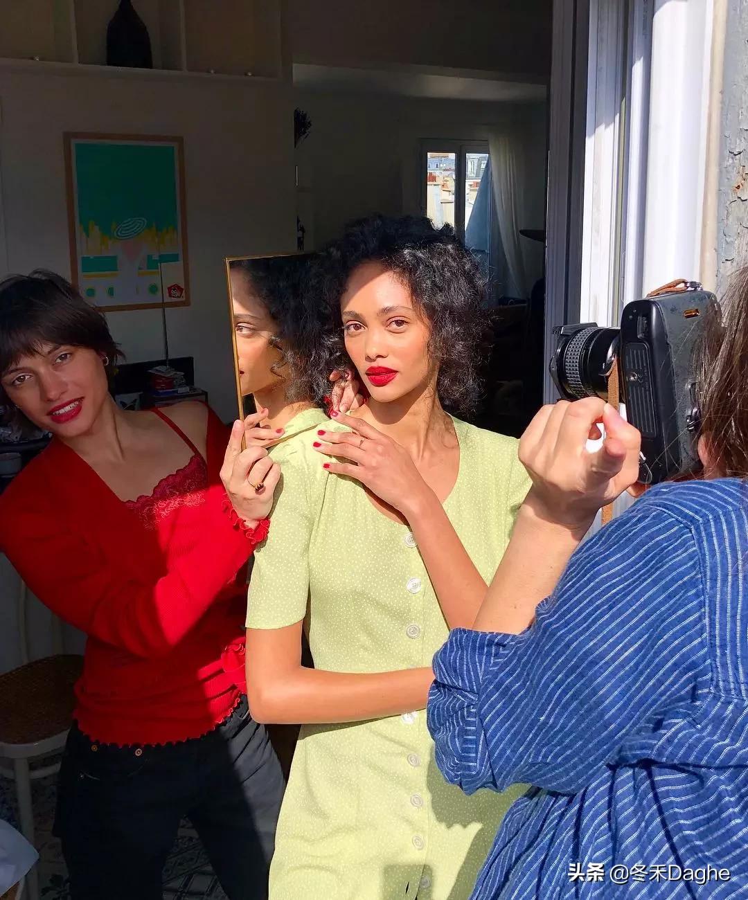 夏天穿白色衣服怎样才不会透,夏天穿衣怎么才能不土