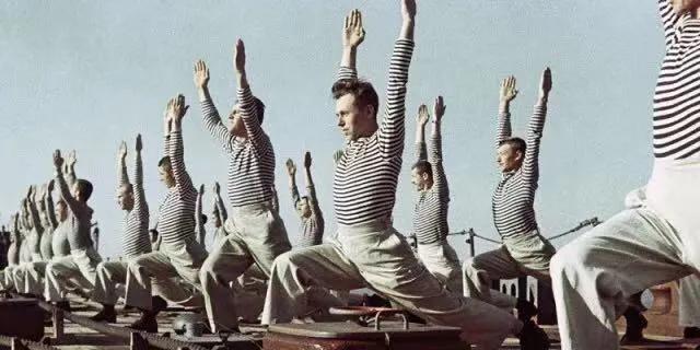 海魂衫的穿搭技巧,海魂衫穿搭女