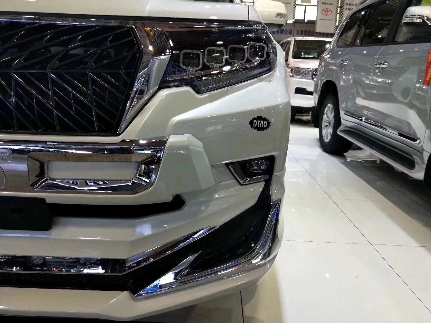 2009款中东版丰田霸道4000,2015款丰田霸道4000中东版配置