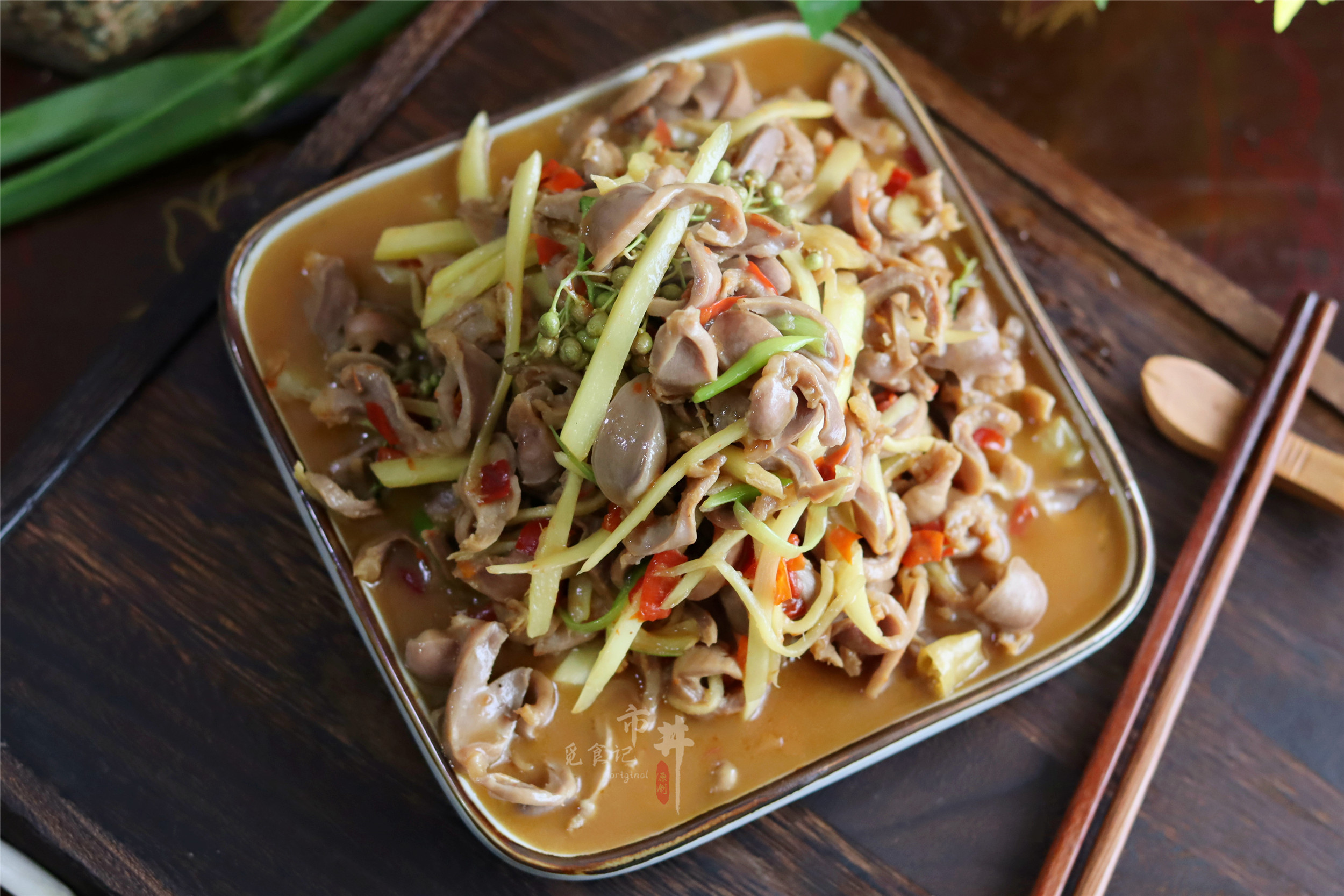 仔姜泡椒炒鸡胗,鸡胗跟什么炒都好吃