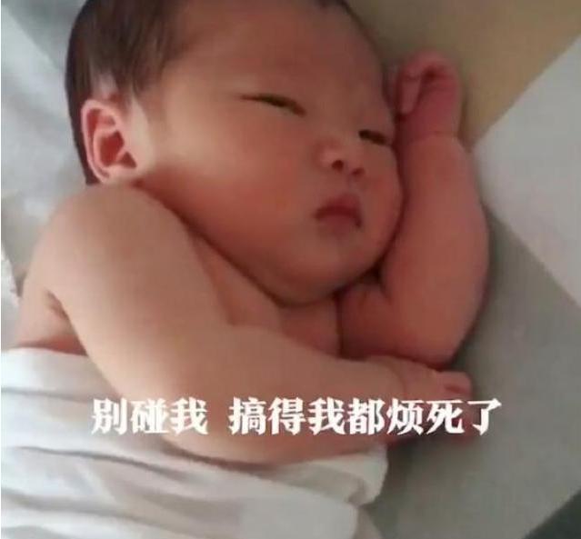 宝宝发呆多动,宝宝发呆怎么回事但喊了有反应