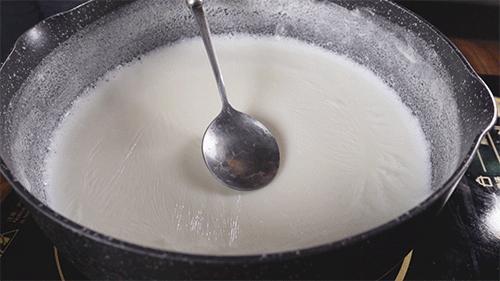 这家开了十几年奶店，每天供应生鲜牛奶，自制的牛奶糖水超赞