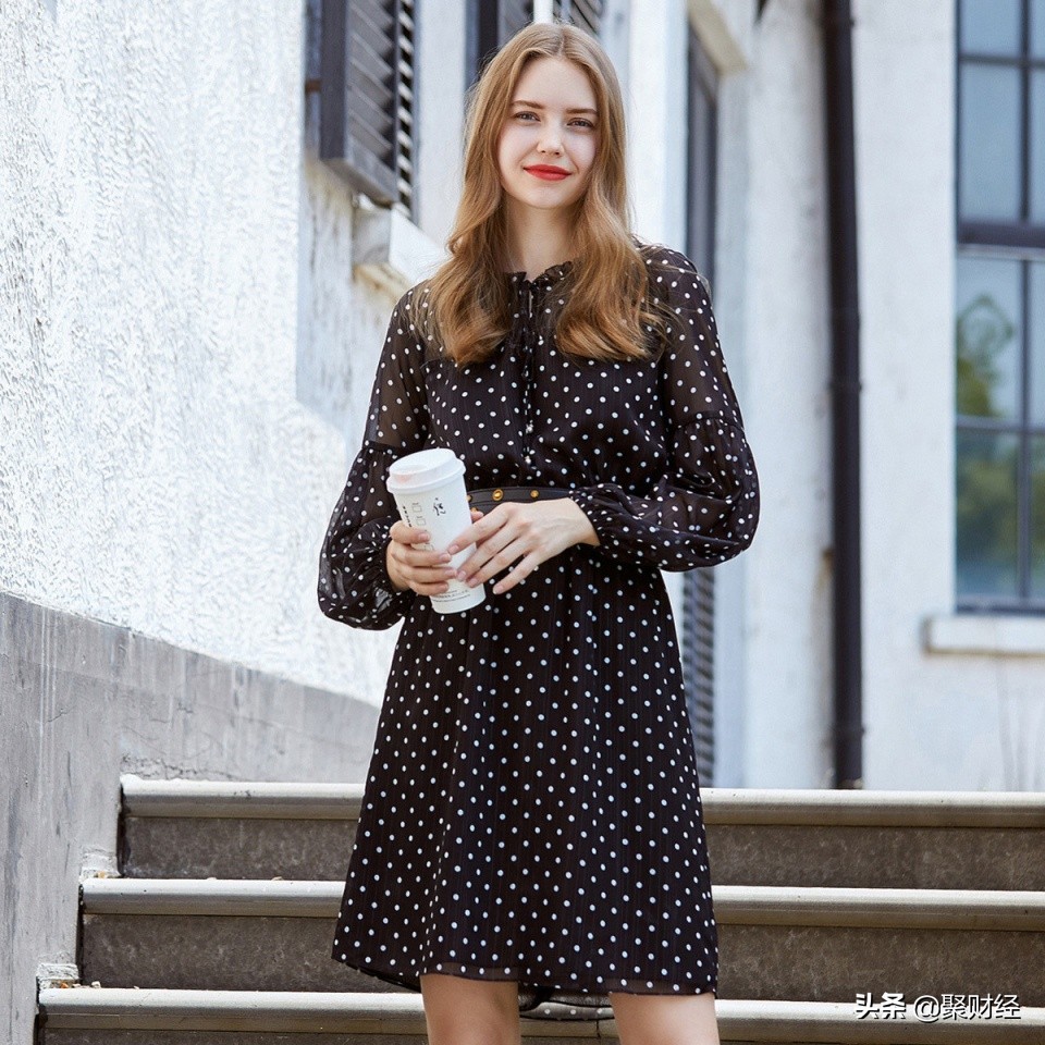 曾经的女装大佬亏73亿,女装巨头倒下千家门店负债72亿