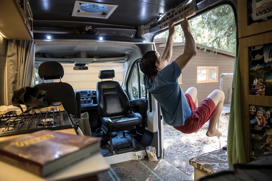 徘徊在生死边缘的表演,徘徊在生死边缘在线阅读