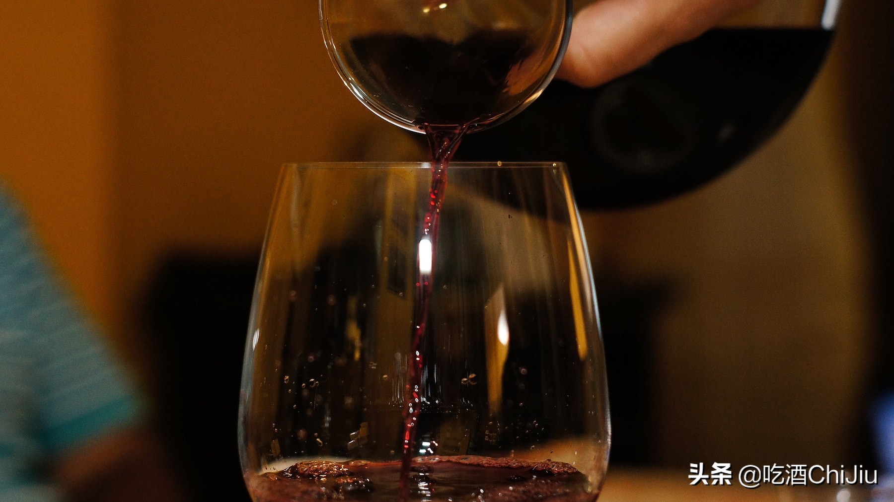 和姑娘约会聊什么,跟女孩约会的理由