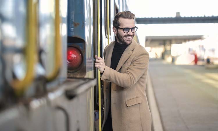 下属单位犯错大领导公开批评,下属犯错如何对待下属并面对上司