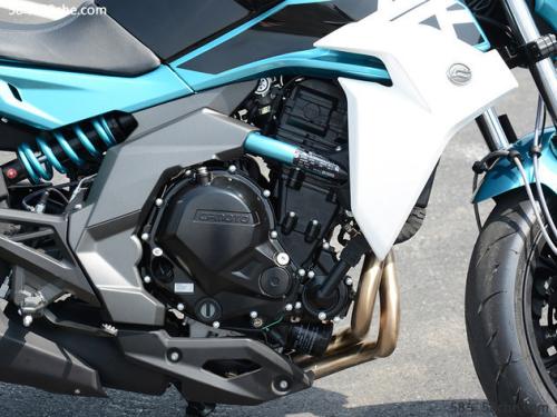 春风250nk和春风250rs哪款好,春风250nk跟250r哪个操控更好