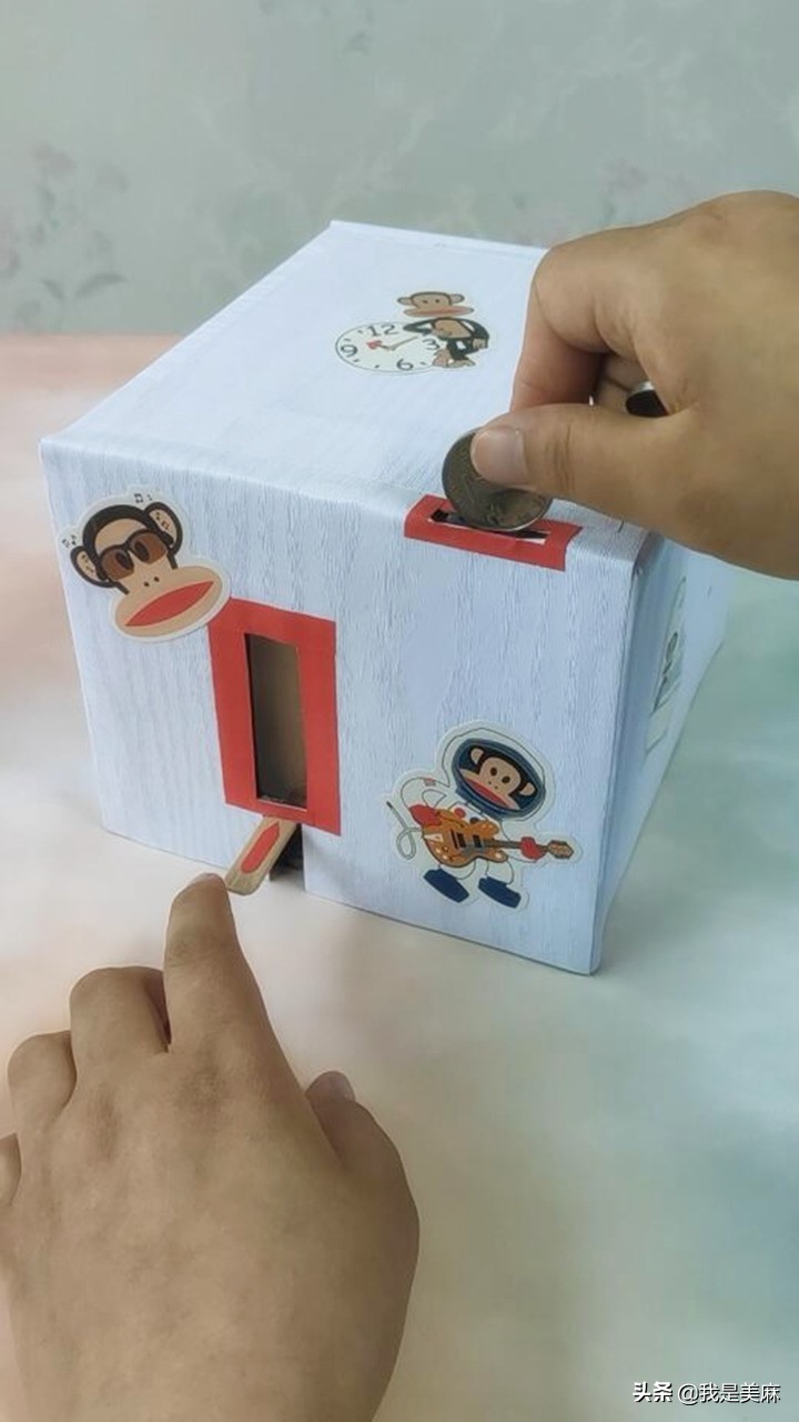 用废纸箱diy密码存钱罐，存钱方式很好玩，宝宝非常喜欢