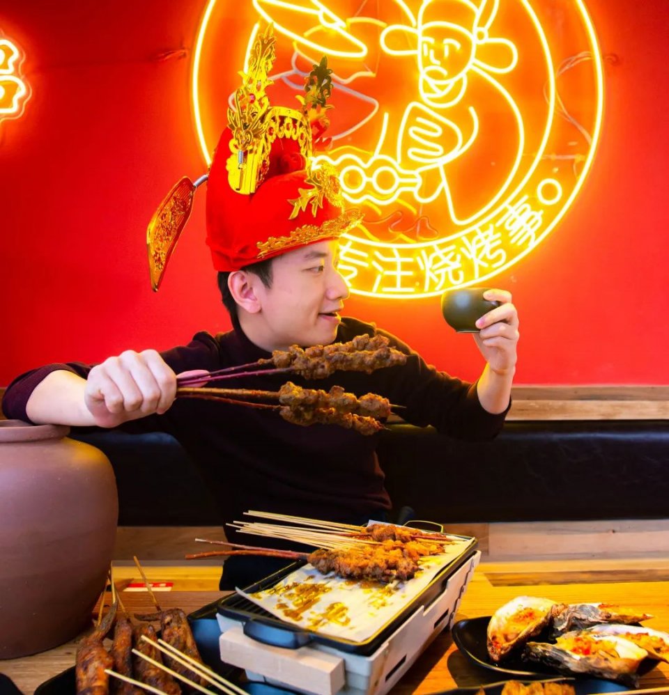 一年能卖出300万串羊肉串,摆摊卖羊肉串一年赚500万