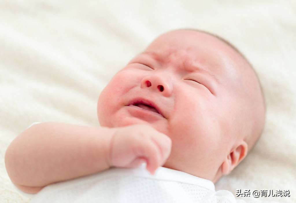 怎么纠正宝宝白天不肯在床上睡觉,宝宝放着睡怎么才能睡得安稳