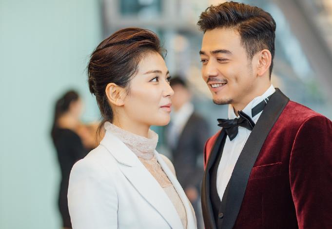 刘奕君杨烁朱亚文行走的荷尔蒙,行走的荷尔蒙杨烁和靳东谁更帅