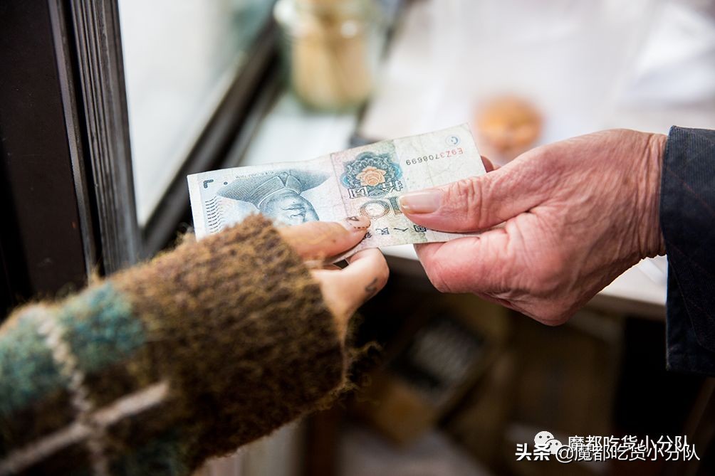 阿婆油墩子搬去哪里了,油墩子阿婆还清债务了么