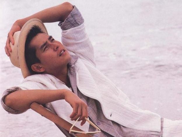 谭咏麟和他的妻子有儿子吗,谭咏麟的两位妻子及孩子