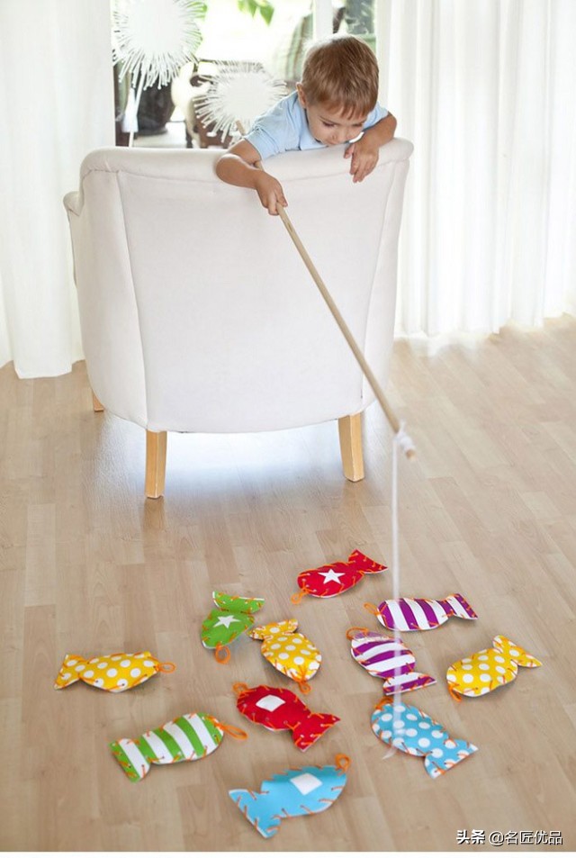 手工做小钓鱼竿玩具,怎么做钓鱼小玩具