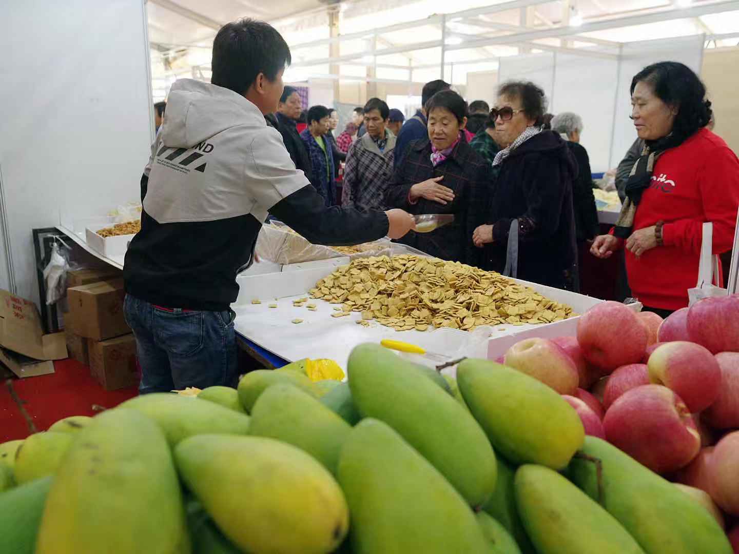 顺义这个地方热闹了，物美价廉好货全来了，有保暖内衣还能以旧换新