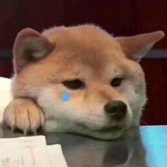 “兄弟睡觉压得胳膊都变色了，要不要叫醒他？”醒来一定很酸爽