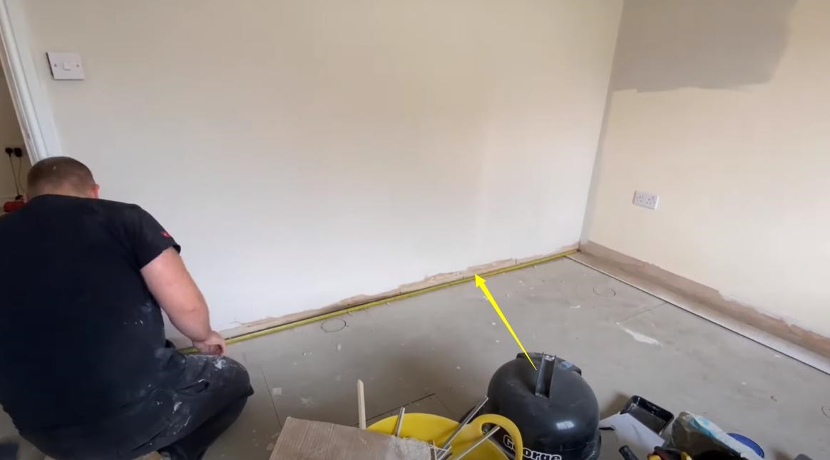 原来踢脚线加装灯带,踢脚线翻新最简单最省钱的方法