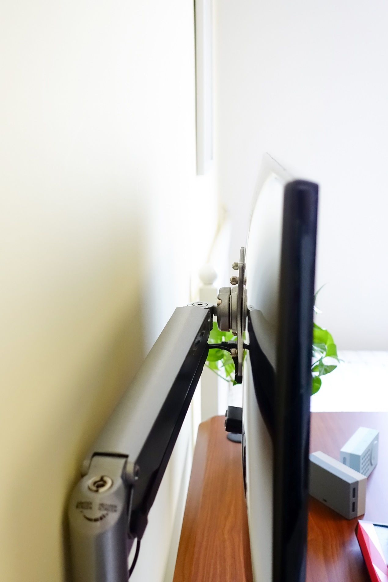 乐歌升降桌稳吗,乐歌升降桌使用教程