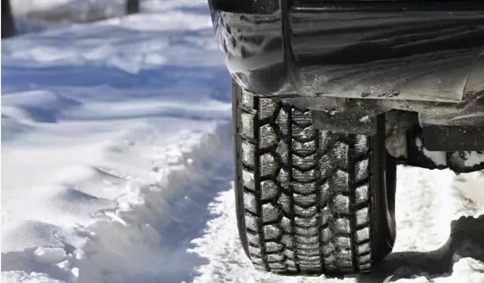 冬天买的新车需要换雪地胎吗,冬天买车马上去换雪地胎