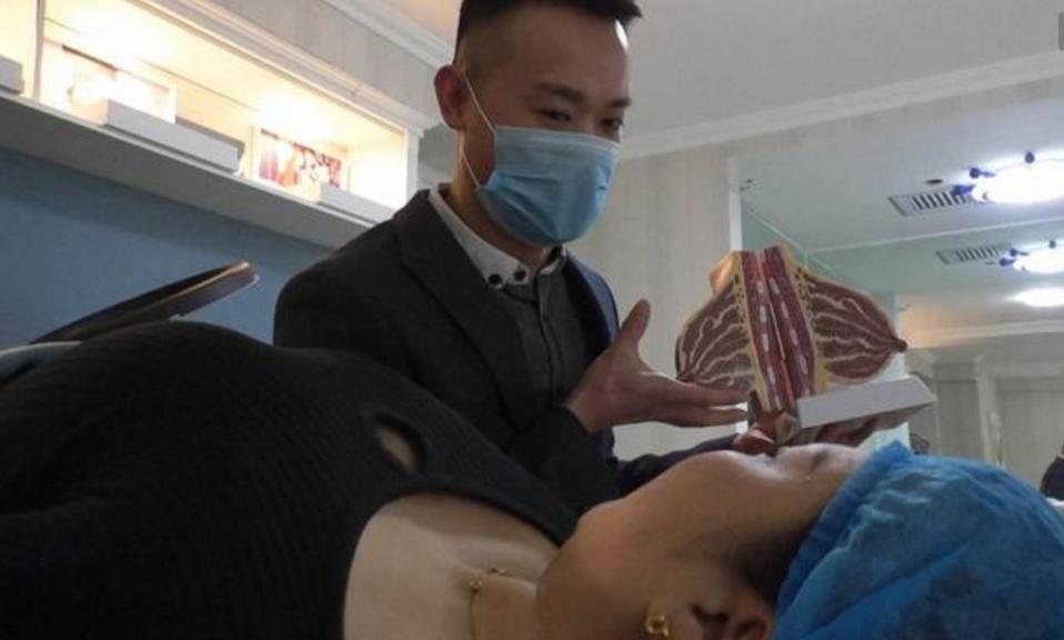 母乳不足宝宝又不吃奶粉怎么办,母乳不足催乳宝宝就够吃了吗