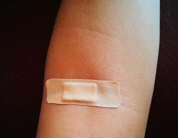 胶水不用买教你在家自制强力胶水,怎么用日常的东西弄强力胶水