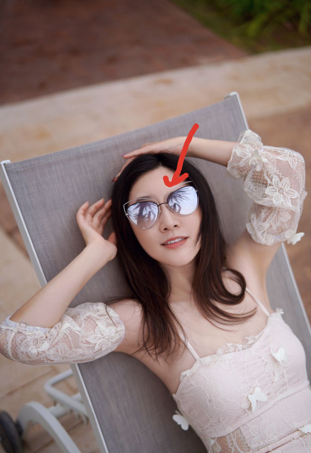 田海蓉晒47岁生日美照,田海蓉戴墨镜年轻写真