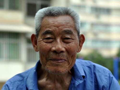 我们老了还会像父母一样吗,人老了跟不上时代的句子