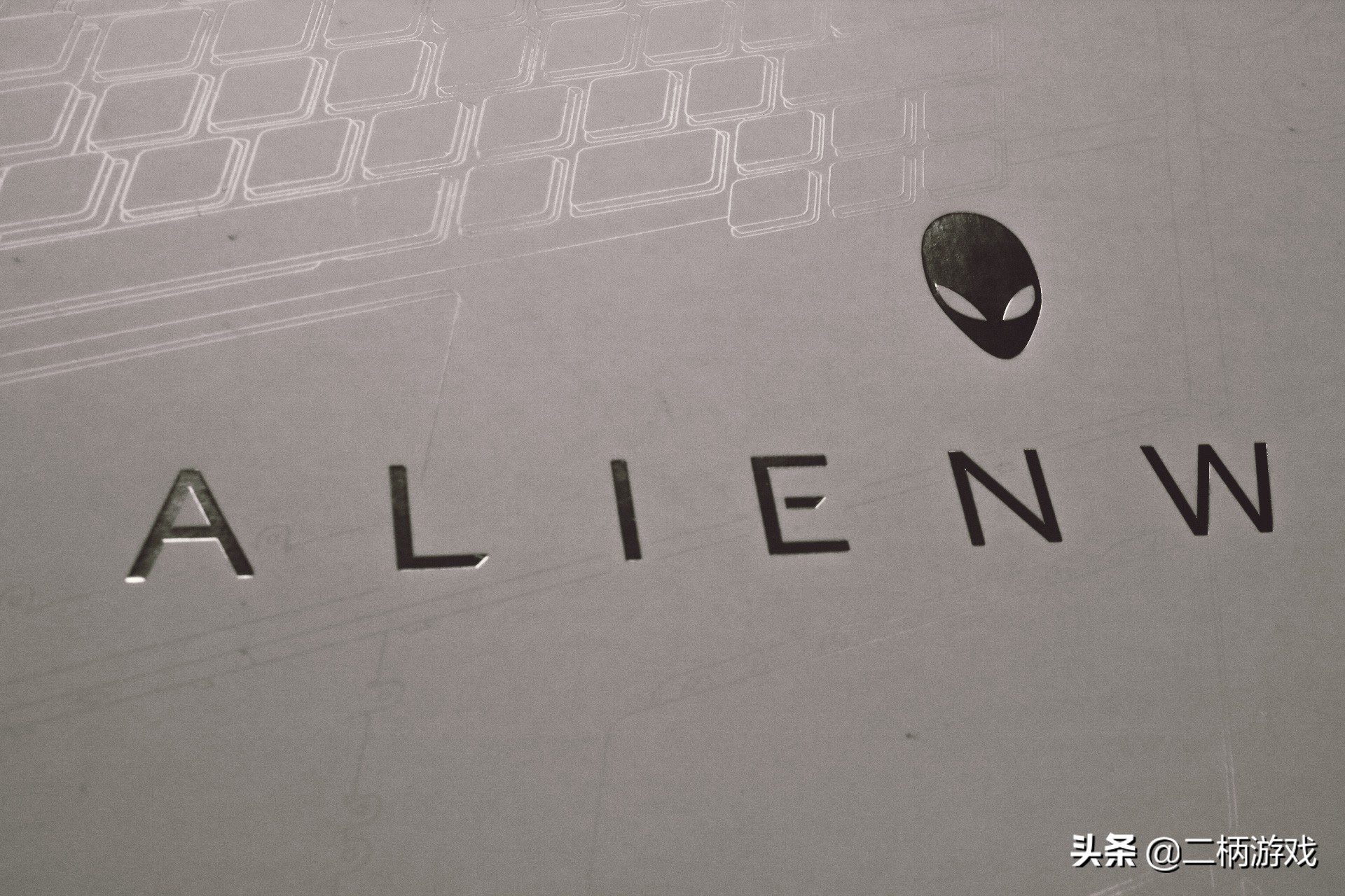 外星人m15r63070,外星人m15r62021款评测