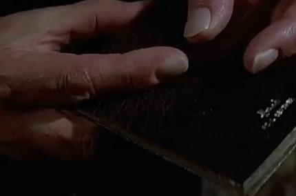 现在间谍还用无线电吗,现在间谍窃取什么情报