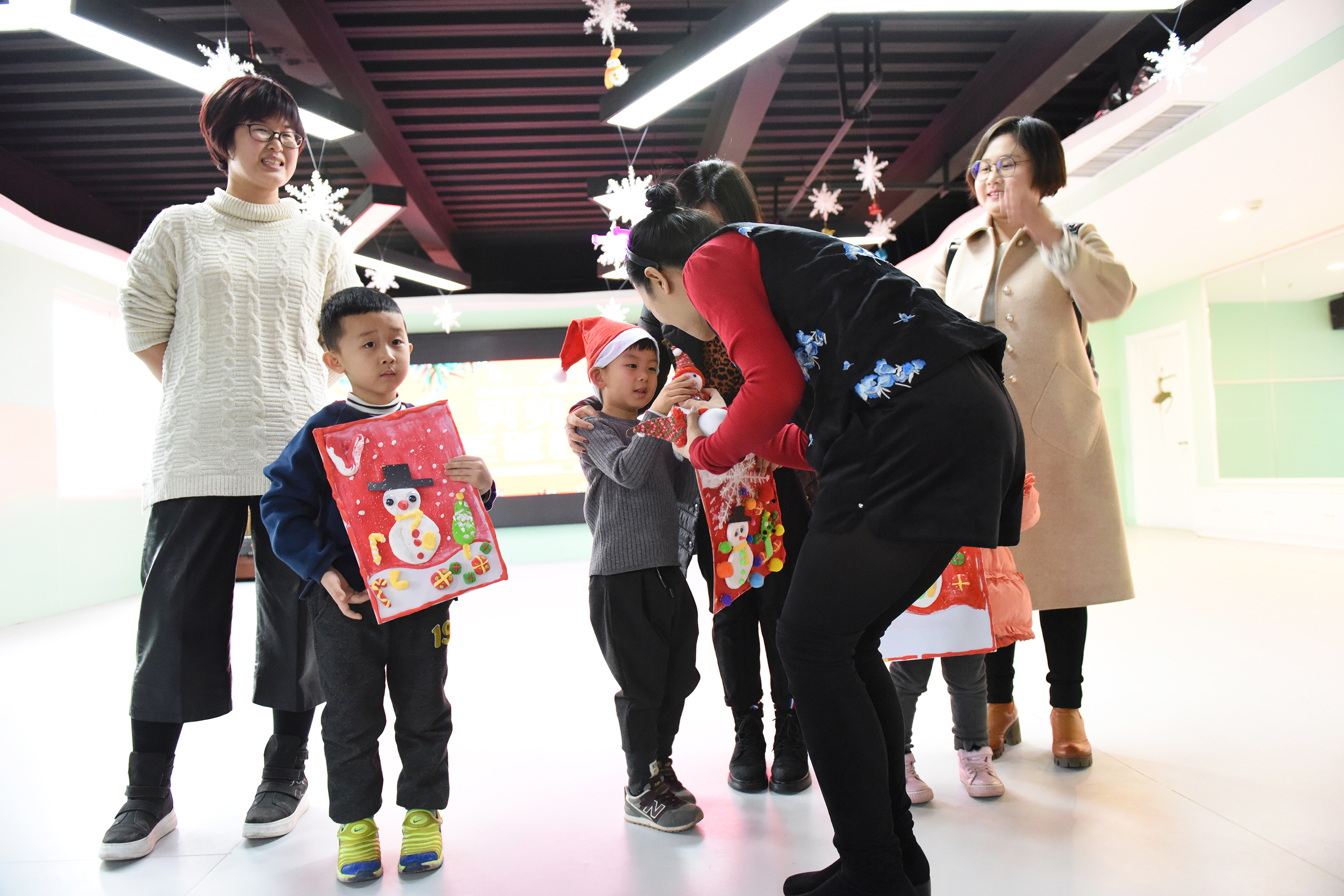 丰富多彩别开生面喜迎圣诞——贝贝亲子四周年粉丝节庆典活动记