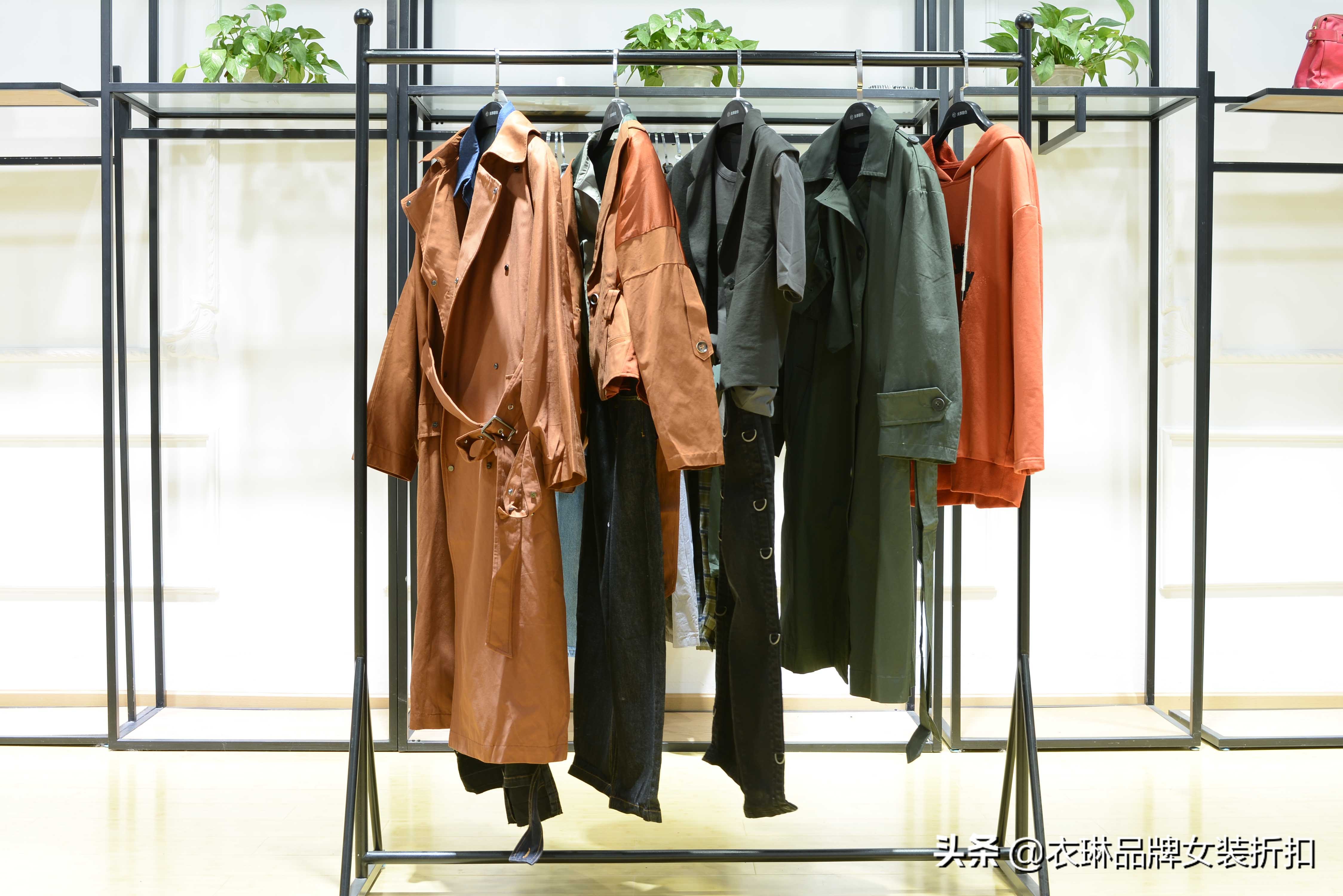 品牌女装折扣店怎么选择货源,品牌折扣店女装批发货源在哪里