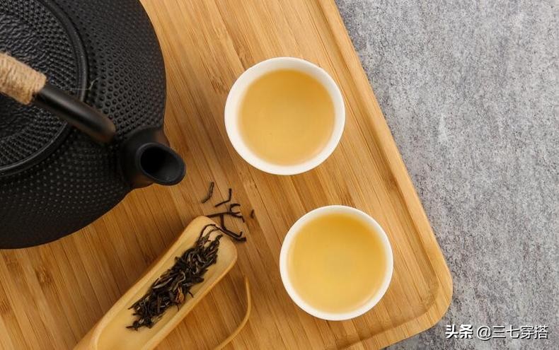 新买的衣服要怎么洗才不会掉色,新买的衣服掉色用什么洗最好