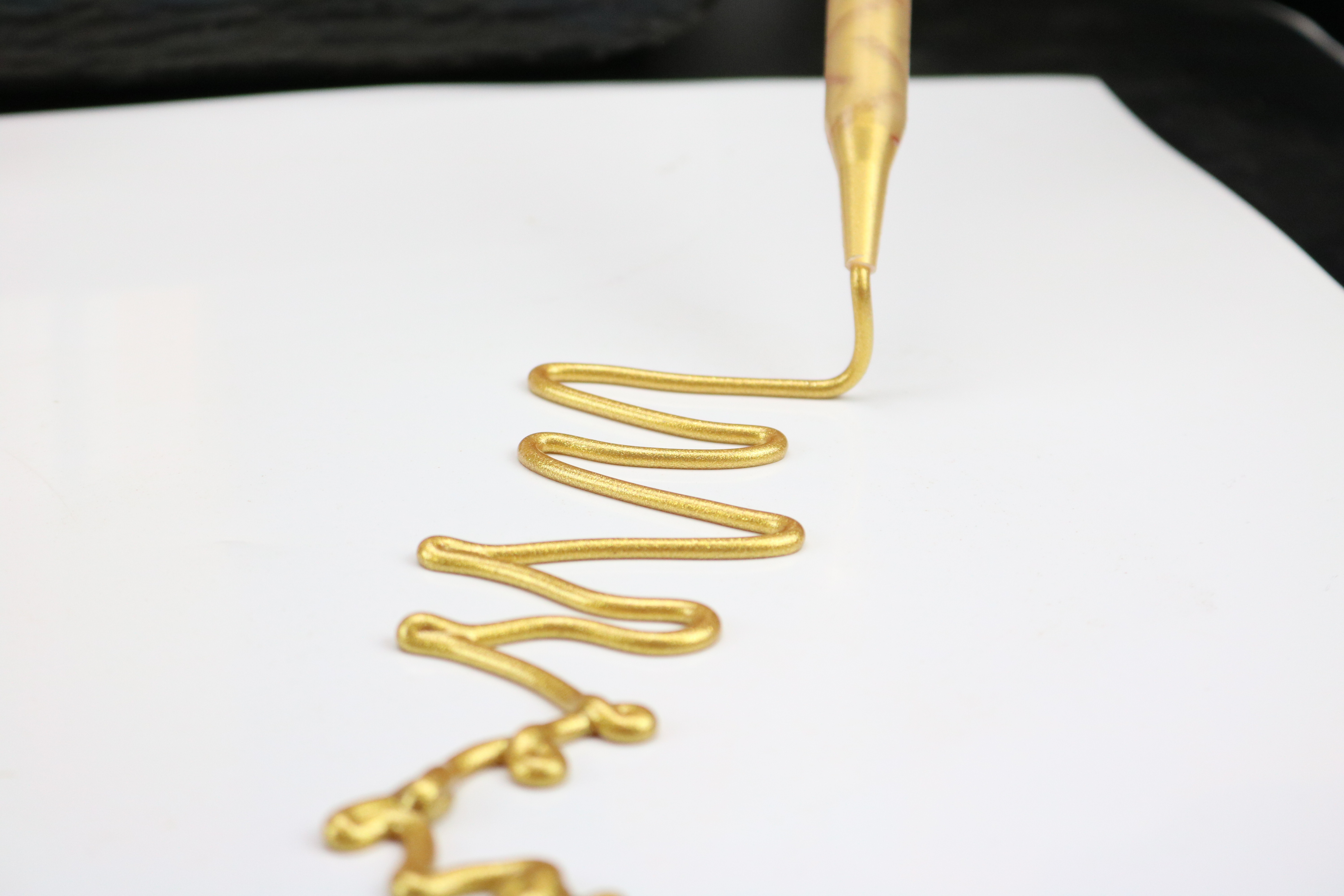 为什么美缝剂不凝固,为什么我的美缝剂不好打出来