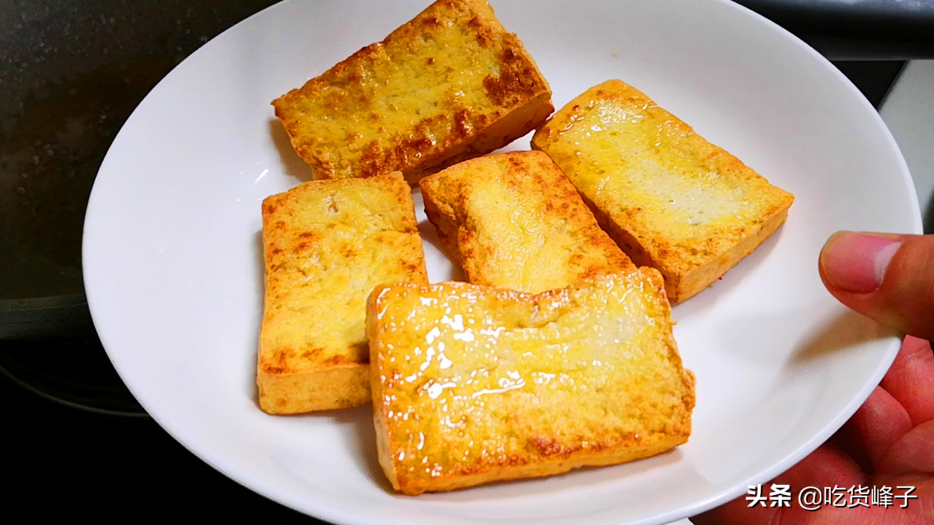 冷天我就爱做这鱼，刺少肉嫩营养高，热热乎乎炖一锅，冬天吃最香