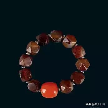 最适合穷人玩的5种手串,土豪看价值连城的东西