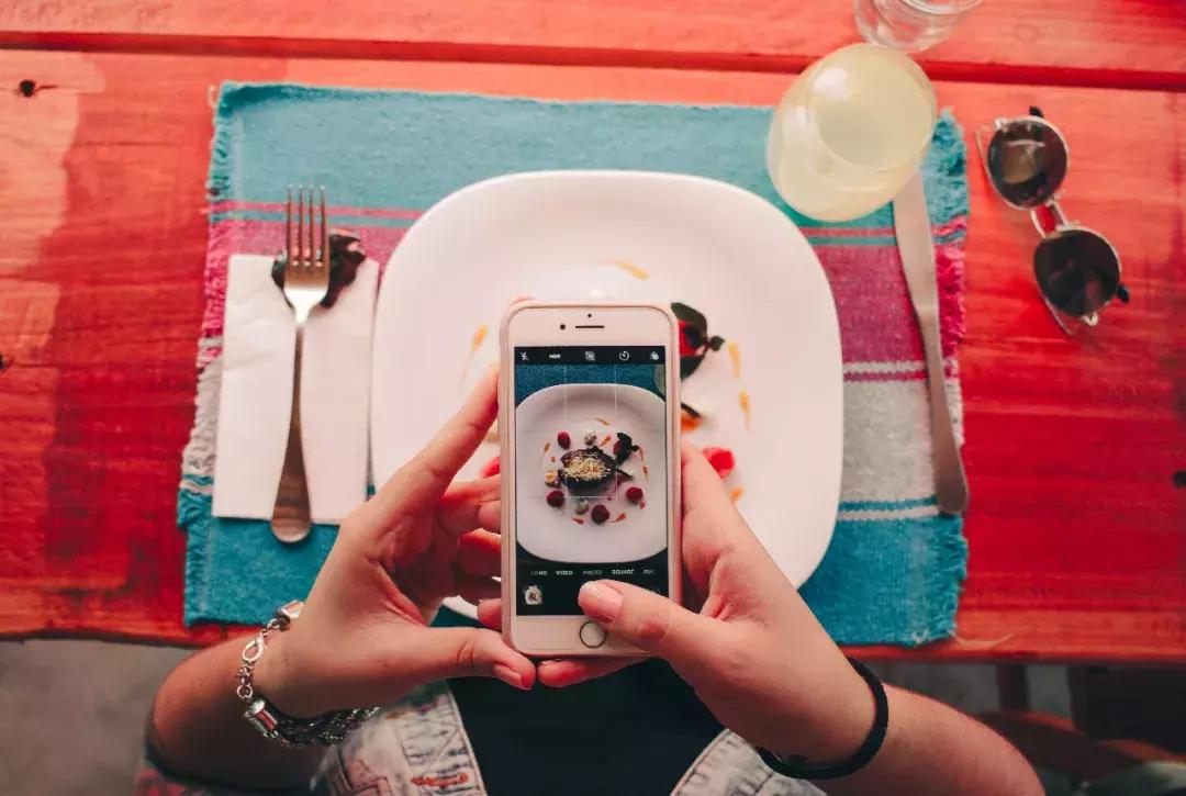 餐饮业和互联网结合案例,互联网大败局在线观看
