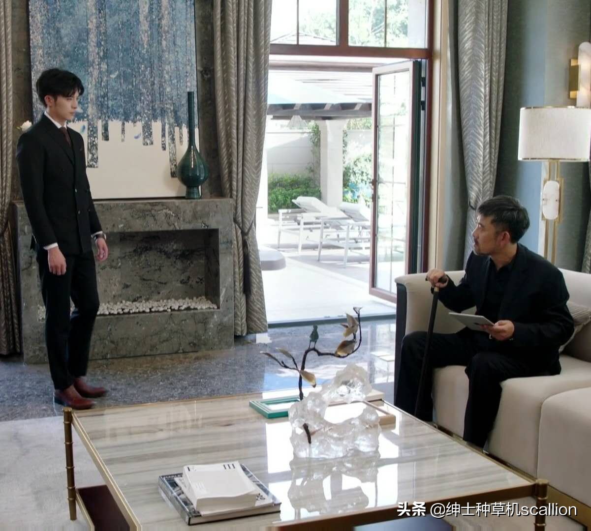 从影视剧看穿搭十一：万能的色调、高贵的象征——黑色衬衫