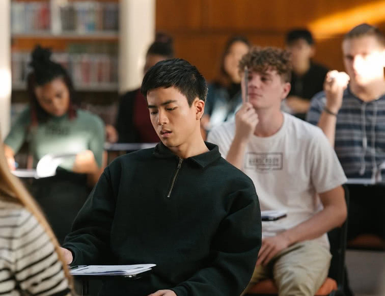 《天才枪手》看“作弊”万能公式,好成绩到底是拿什么换来的?