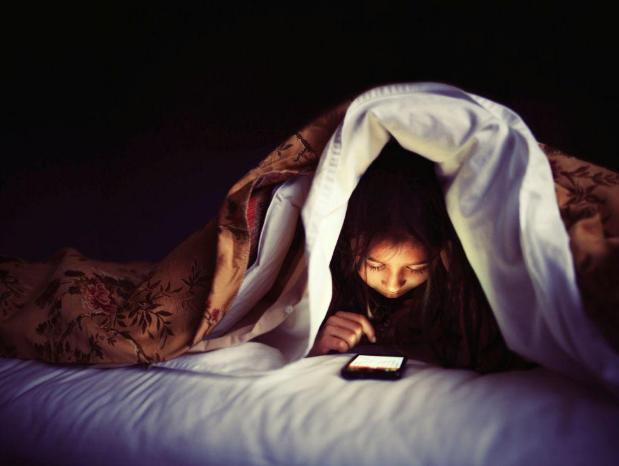 帮闺蜜带了罐奶粉，给我的钱是打折价，我回了一句话后，被拉黑了