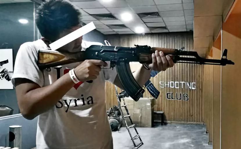 “我,4000万院线电影总导演,入围戛纳,如今在卖火锅底料!”