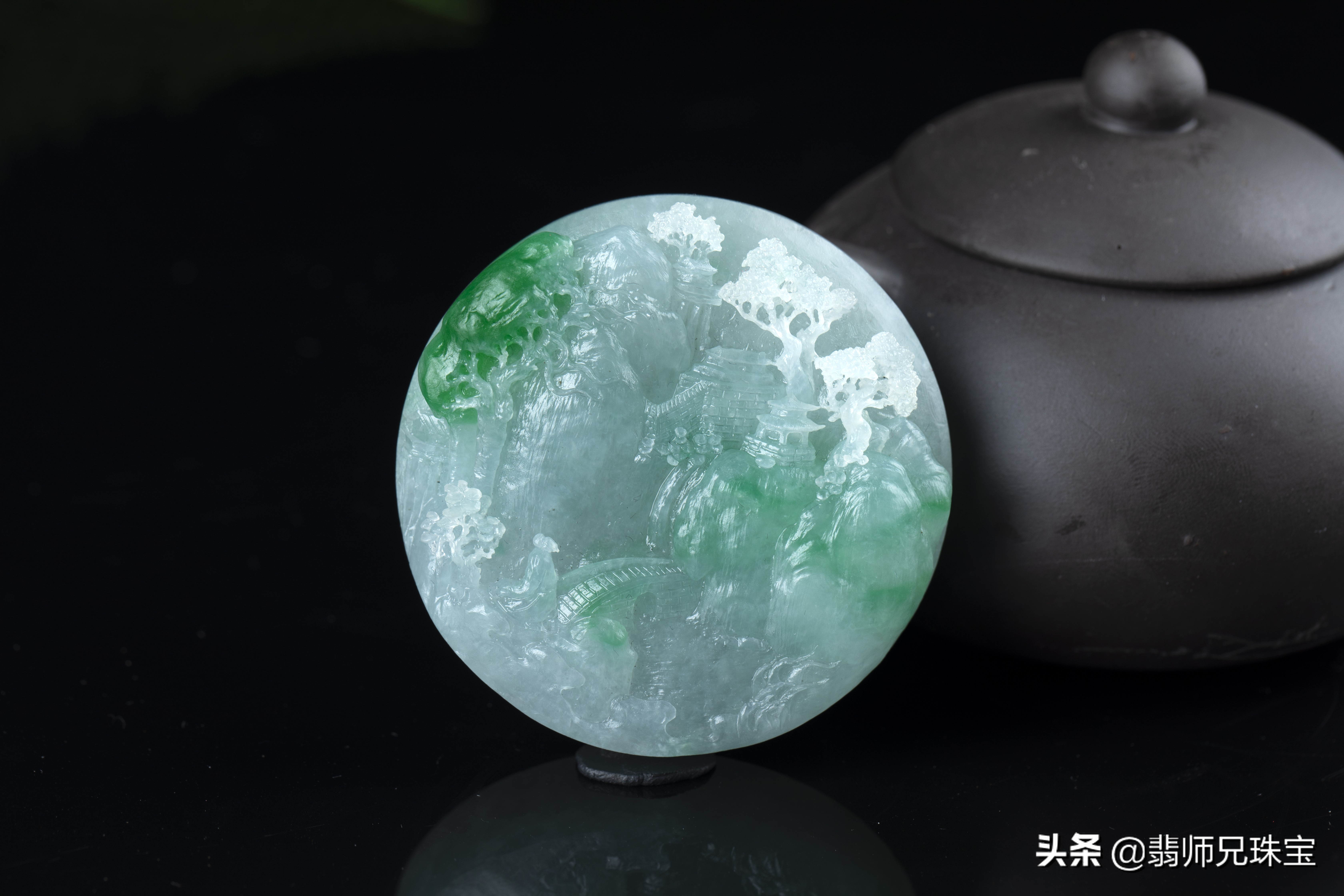 翡翠划痕是如何修复的,翡翠上有划痕哪里补救