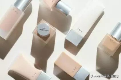 什么牌子的粉底液夏天用都不脱妆,夏天粉底液怎么不脱妆