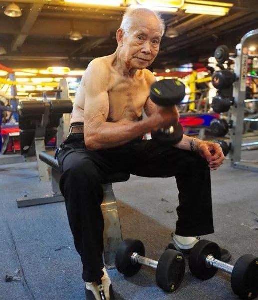 赵丽颖“半裸照”刷屏:以貌取人,其实很公平