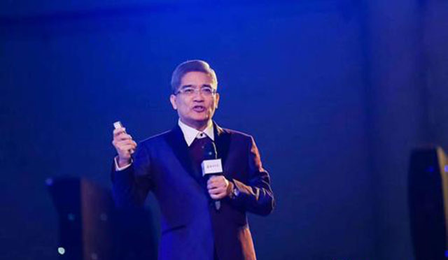 *咸平郎**，是如何从神坛上的“良心经济学家变成“*子骗**专家”的？