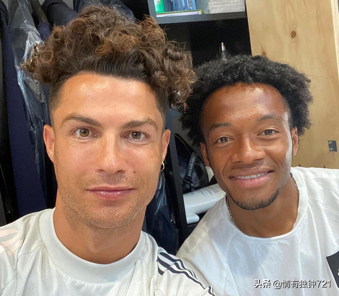 辣眼睛！C罗3.0版泡面头玩出新花样，身旁队友瞬间成陪衬