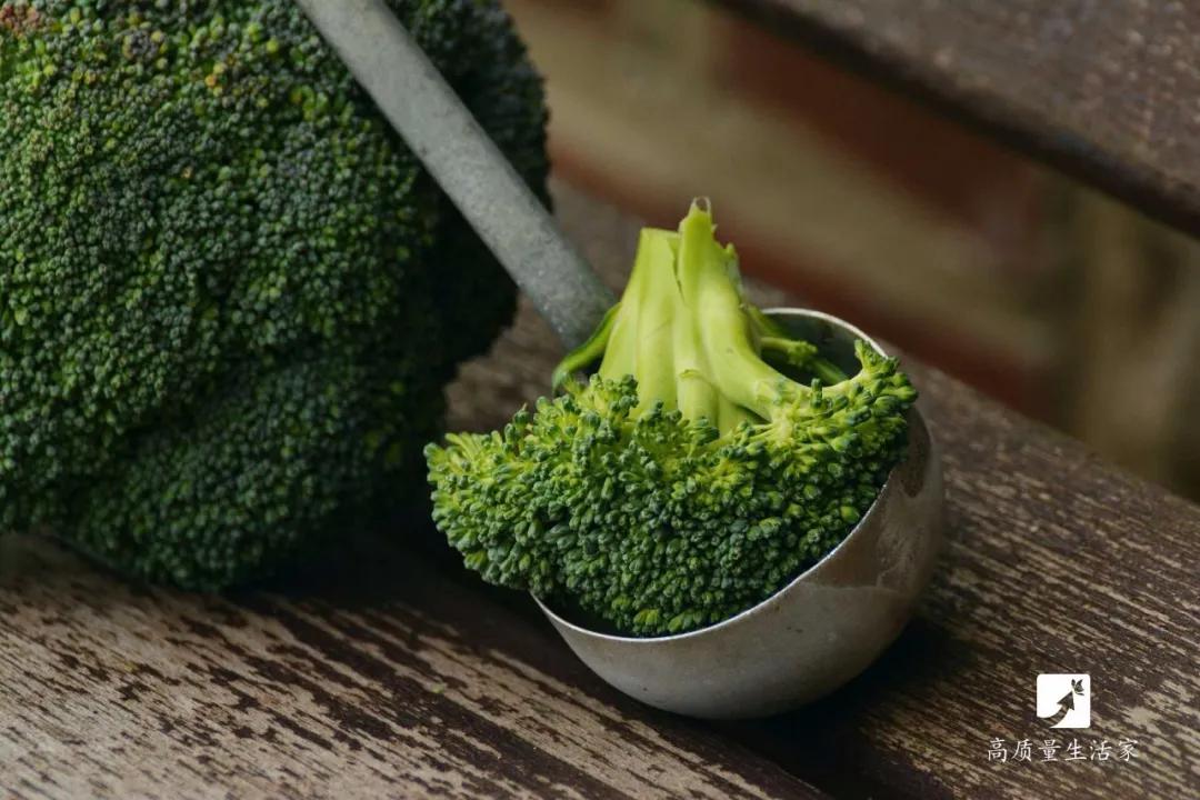 西兰花含维c,维c含量高的食物前十名