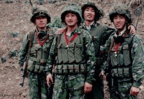 对越战争尚未结束，*小平邓**为何急着裁军百万？还要在两年内完成？