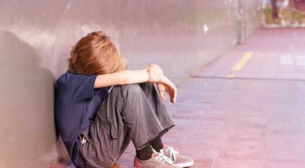 孩子遇到讨厌的同桌怎么办,教孩子遇到坏小孩怎么办