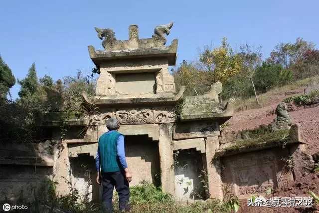 公墓多年没交钱怎么处理,公墓到期没有家人续费会怎样处理