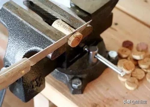 喝完的白酒瓶别丢,喝完的酒瓶不要扔了